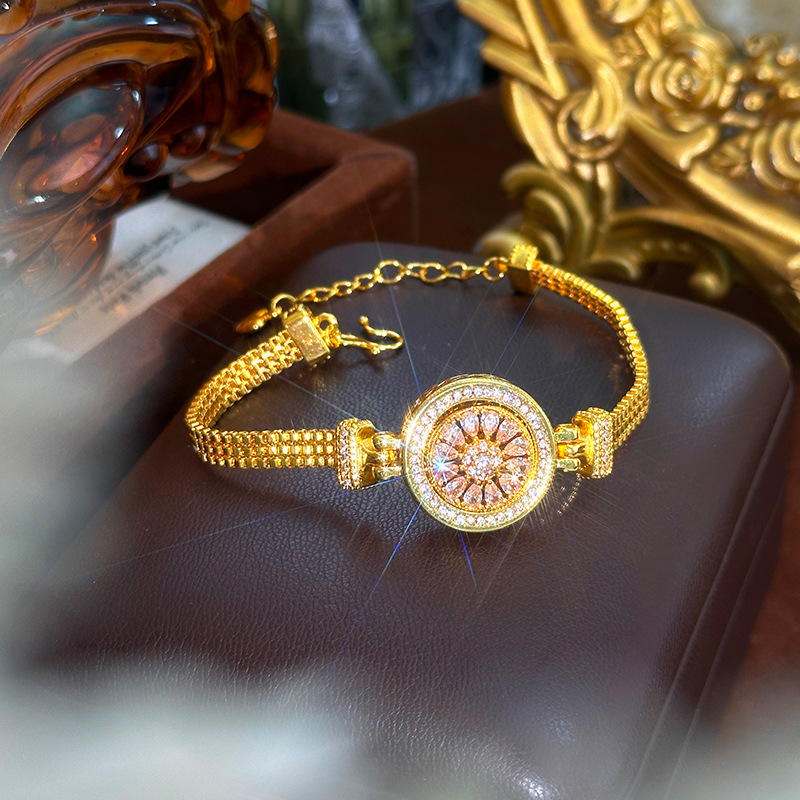 Luxury Watch Service - Kum altın rengi hafif lüks elmas
